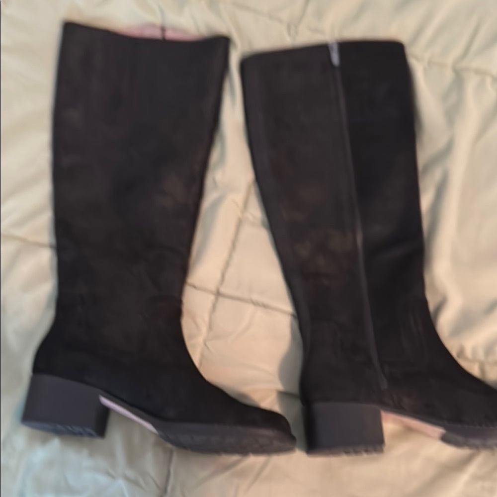 Black Knee-High Women's Boots / new without tags